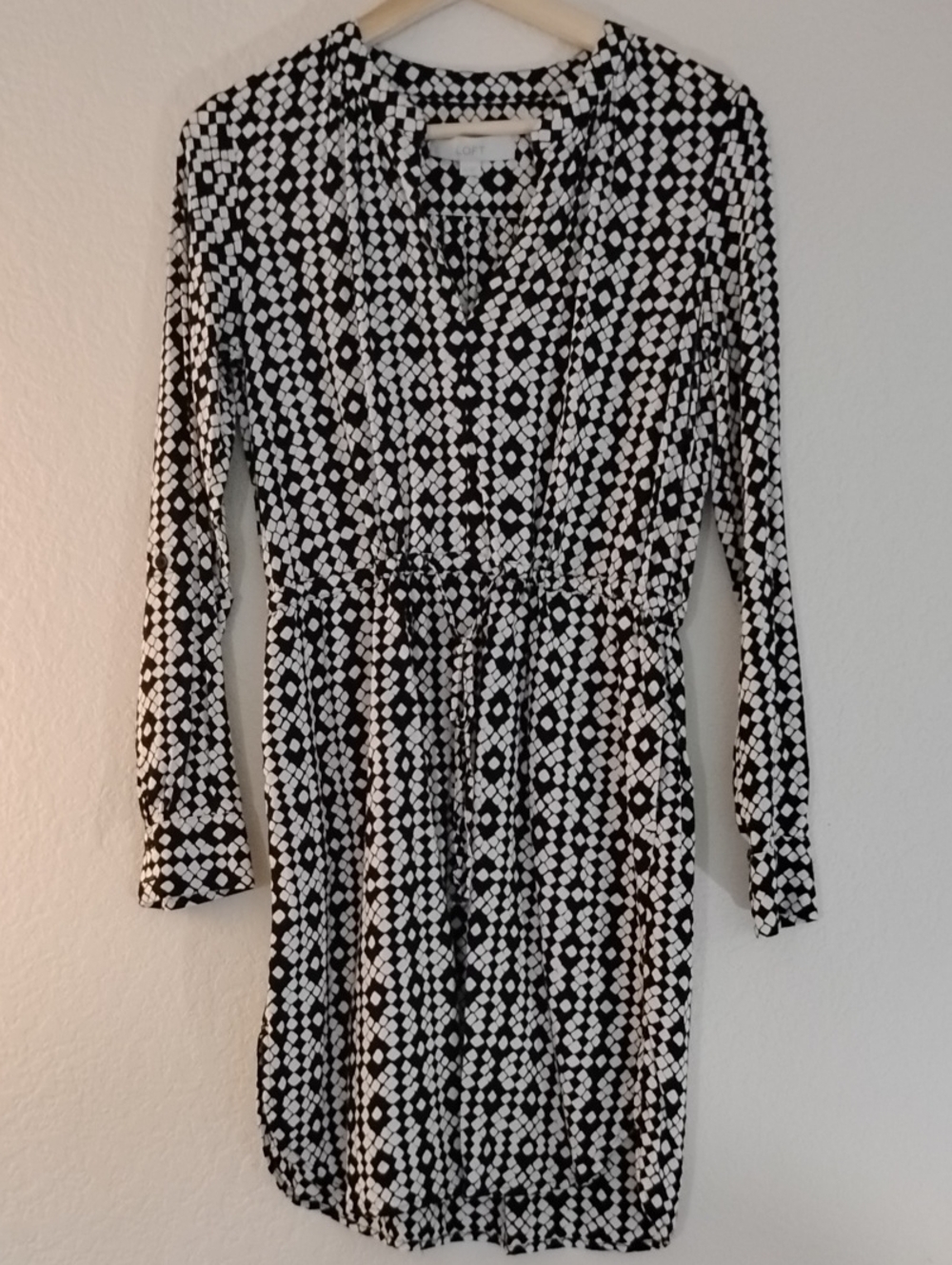 LOFT Black and White Geometric Long-Sleeve Dress